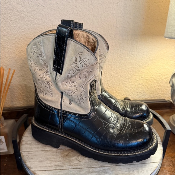 Ariat Shoes - Ariat Fatbaby Black & Cream Western Boots